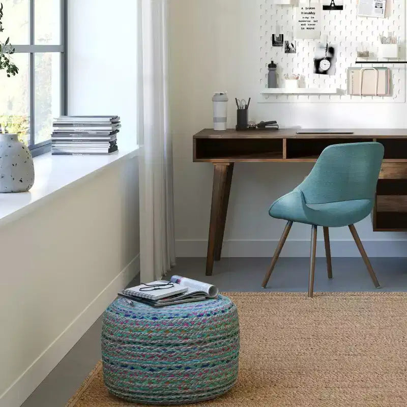 Round Pouf